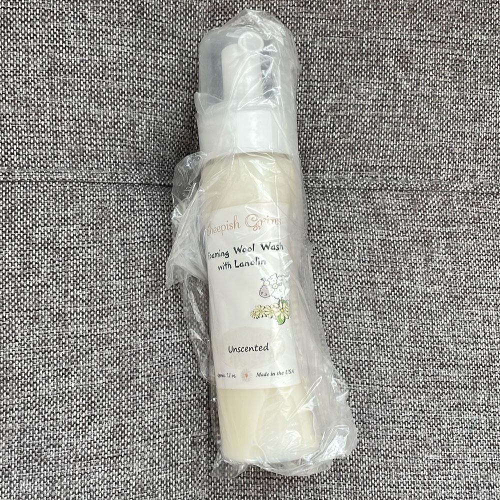 Foaming Wool Wash with Lanolin - Unscented